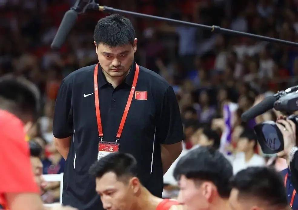 苏群巩晓彬谈郭艾伦未入选男篮,无缘世界杯的原因!_欧美_球员_打法