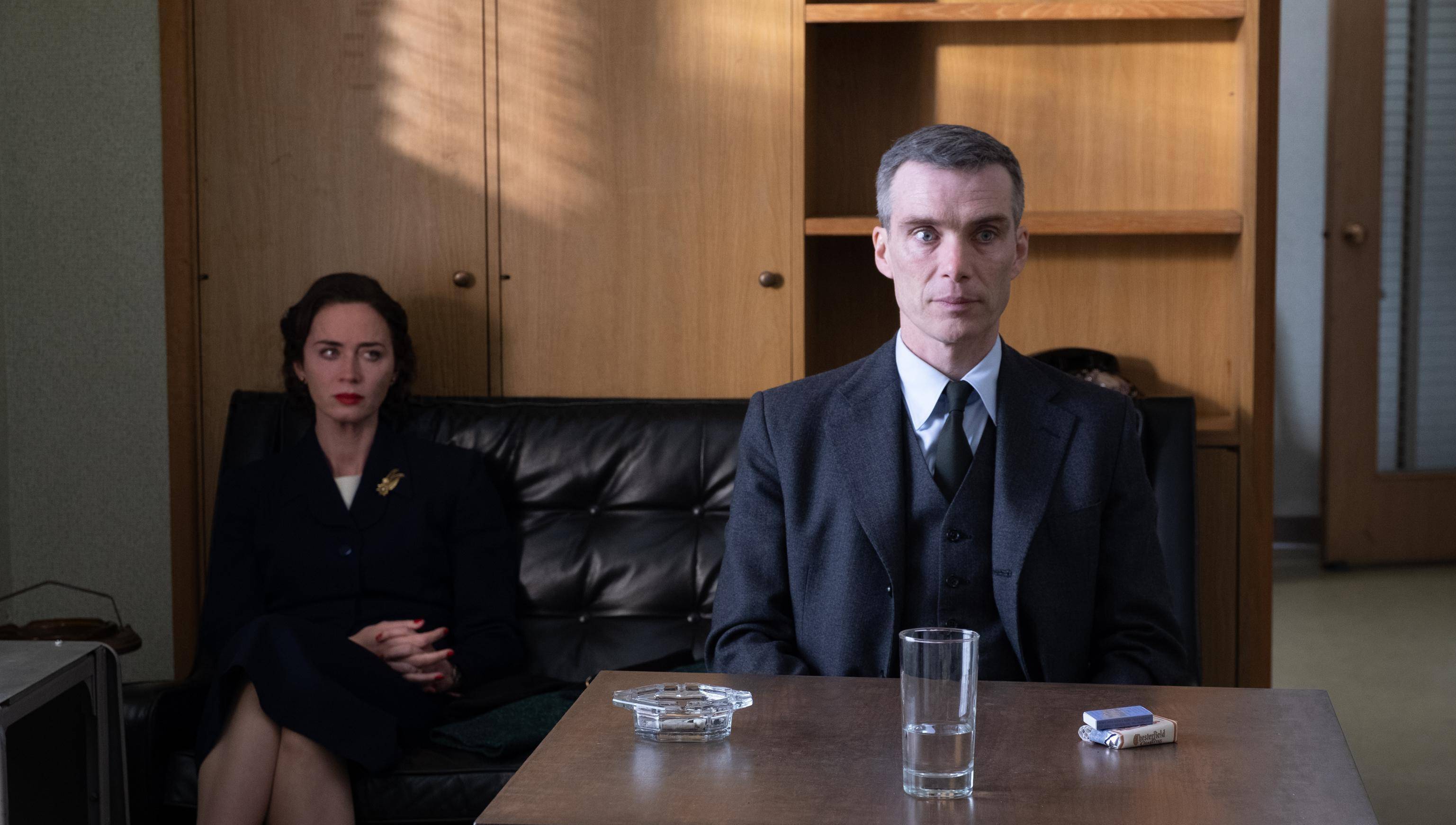 《奥本海默》:普罗米修斯式的殉道者_原子弹_美国_影片