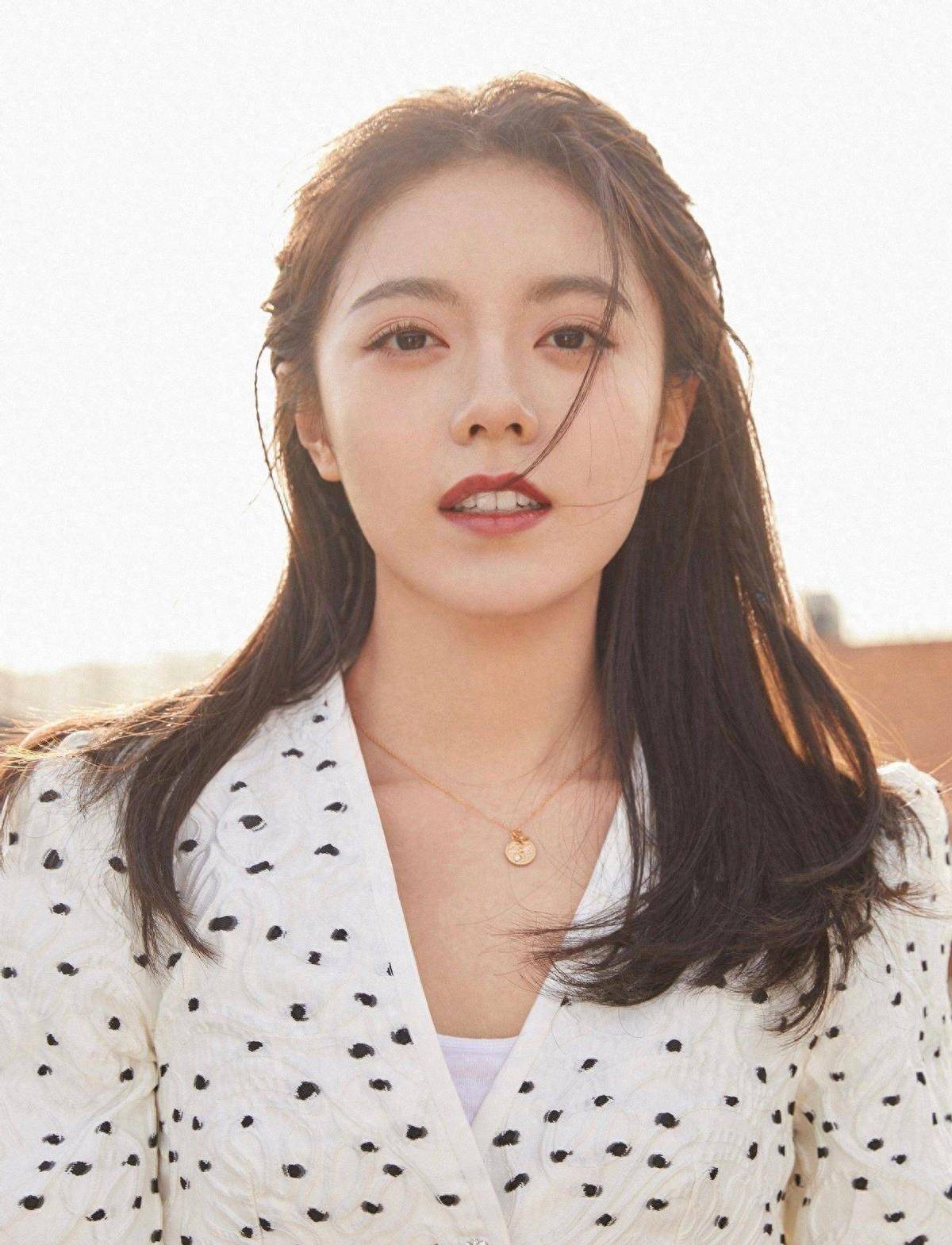 曾经的国民闺女赵今麦长大了,身材颜值都在线_时尚_女神_魅力