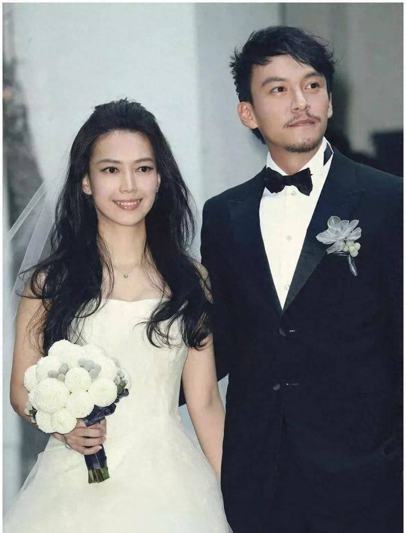 张震登国外时尚杂志封面,45岁绅士儒雅范十足,反派造型获好评_角色