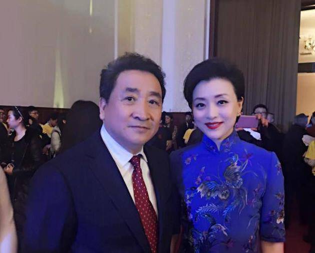 杨澜背后的4个男人,才明白她的事业为什么这么成功_中央电视台_谢国民