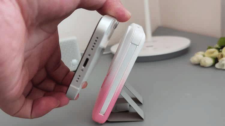 轻装上阵,完美解决带数据线的麻烦:sanag塞那K60无线磁吸充电宝