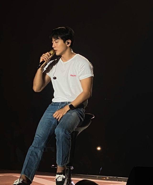 郑容和演唱会如期举行,口罩能否保证万无一失_明星_带着_因为