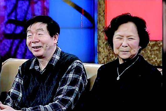 有过爱与恨之间的浮沉,有被矛盾冲昏过头脑的挣扎,也有过床头吵架床尾