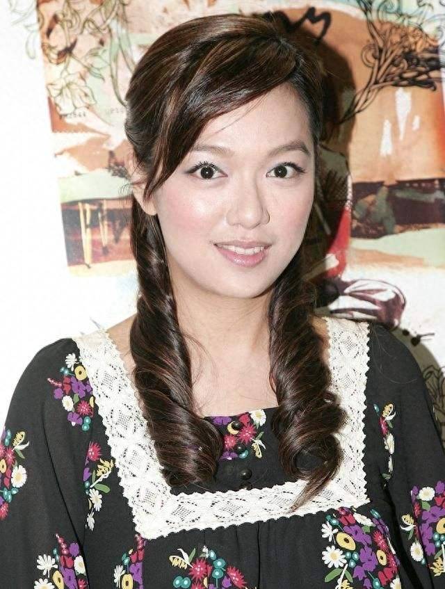 44岁香港小姐李珊珊此生只有一段情,和钱嘉乐分开以后,至今未婚_工作