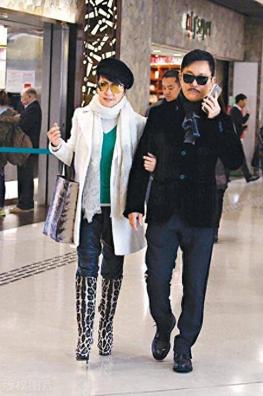 狄波拉的潇洒爱情:为谢贤甩国外富豪,二婚嫁小12岁男友_生活_香港