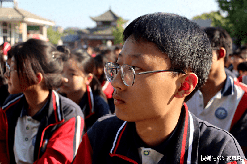 许昌市第八中学举行秋季开学典礼暨表彰大会_全体师生_成长_高中