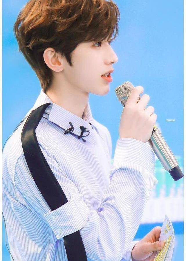 骂哎呀,我们想再好也没有用,现在节目组官方都没发话,那连王力宏能不