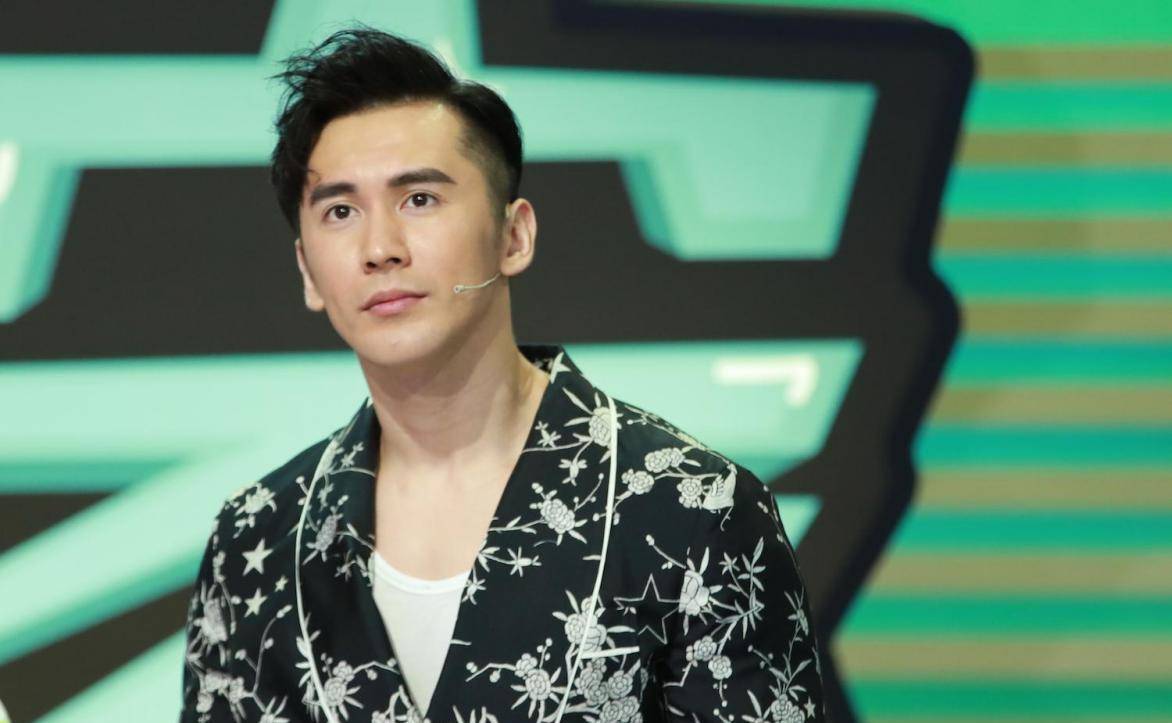 型男张伦硕,娶了二婚钟丽缇,喜当爹的他如今过得怎样?_带着_节目_孩子