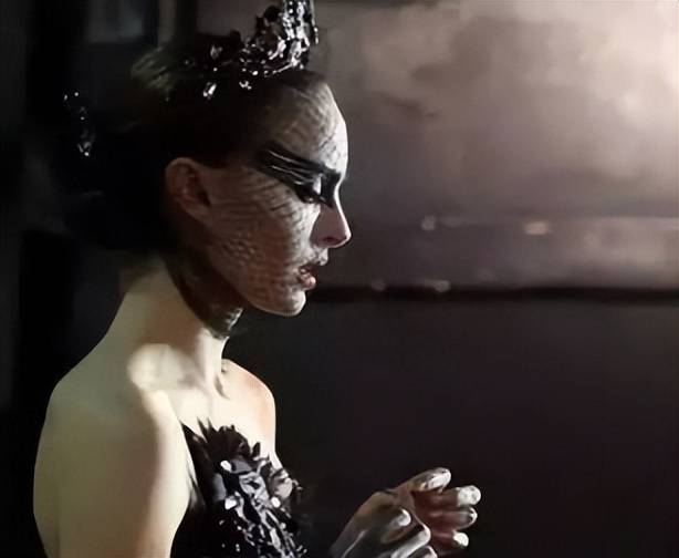 《黑天鹅》:娜塔莉·波特曼的表演技巧与角色转型_尼娜_情感_观众