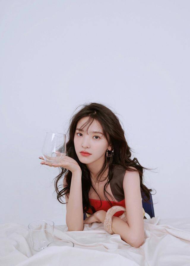 屡上热搜却无差评,吃瓜群众:都靠这张脸_章若楠_女神_顾森湘