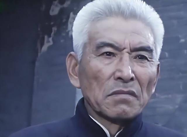 李司令(李凤萍饰)徐副官(张凤中饰)经理(毕耕饰)顾八爷(陈