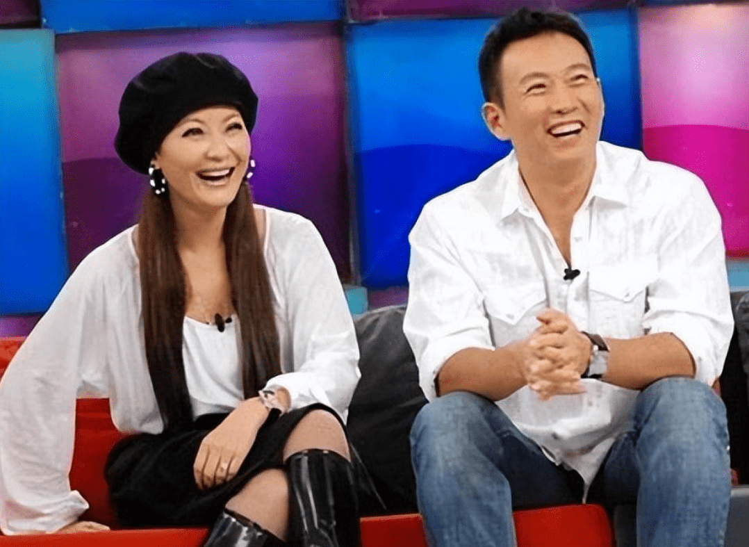 主持人谭江海:娶央视主持人王小骞,坚持丁克15年,41岁意外得子_发展