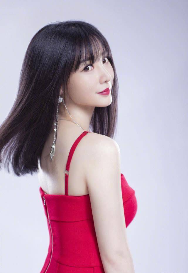 柳岩个人社交平台截图.返回搜狐,查看更多