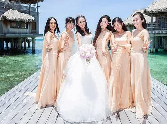 有一种"伴娘团"叫佟丽娅,曾被嘲不够气场,后来都红到高攀不起_包文婧