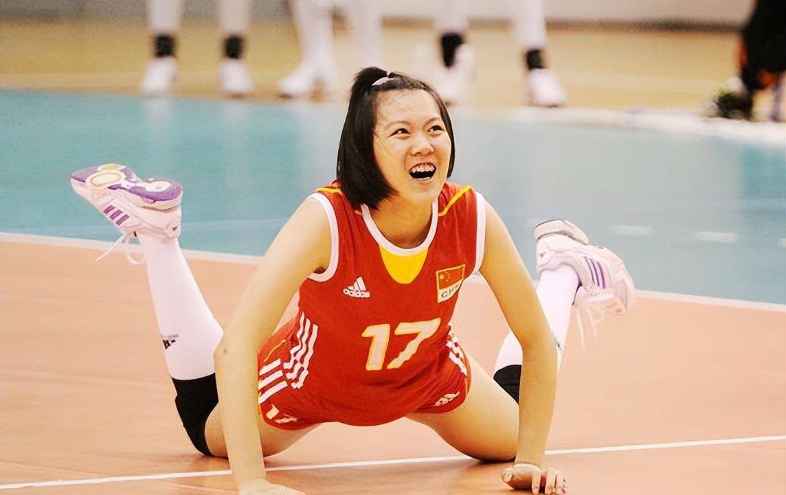 前中国女排王一梅,绰号"一球超人",曾两次扣晕日本美女选手_体重_教练