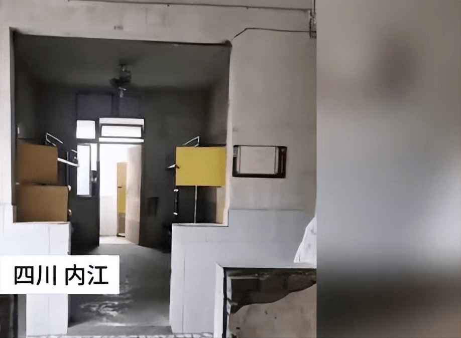 中学多间女寝没门？教体局回应正在改造