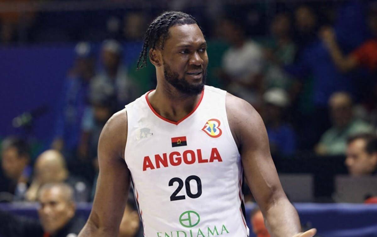 队中有效力于老鹰的nba球员费尔南多.