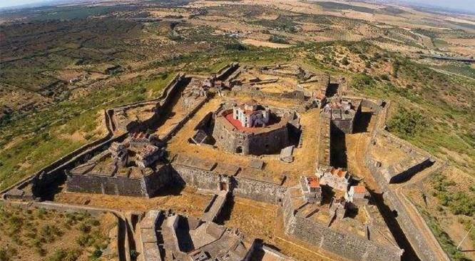 "飞翔的荷兰人",棱堡的出现及作用,荷兰人的强势崛起_城堡_欧洲_设计