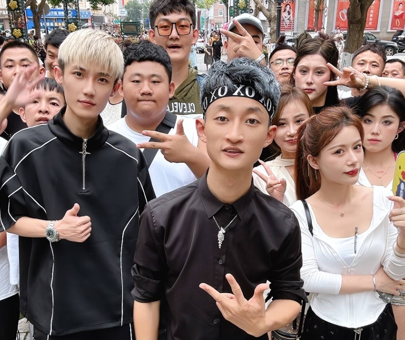 网红天道与辛巴交好,引发大批粉丝不满,直播澄清:没有背信弃义_散打