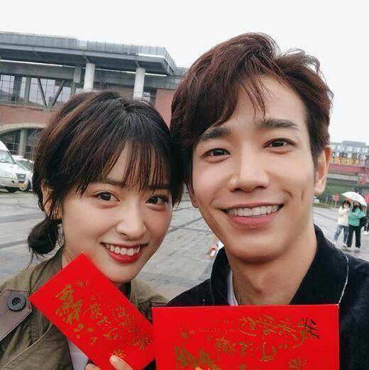 《当爱情遇上科学家》,刘以豪搭档小自己8岁的女星周雨彤,上演一场和