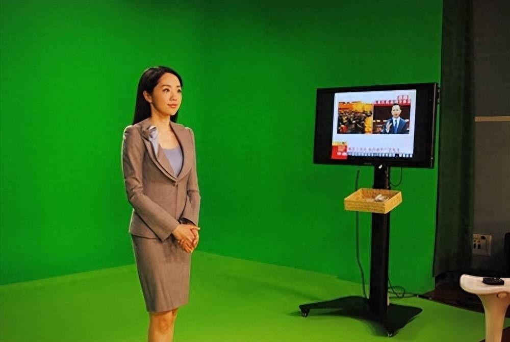 央视"气象一姐",嫁初恋丁克15年,婆婆一招让她40岁高龄生娃_杨丹_佟强