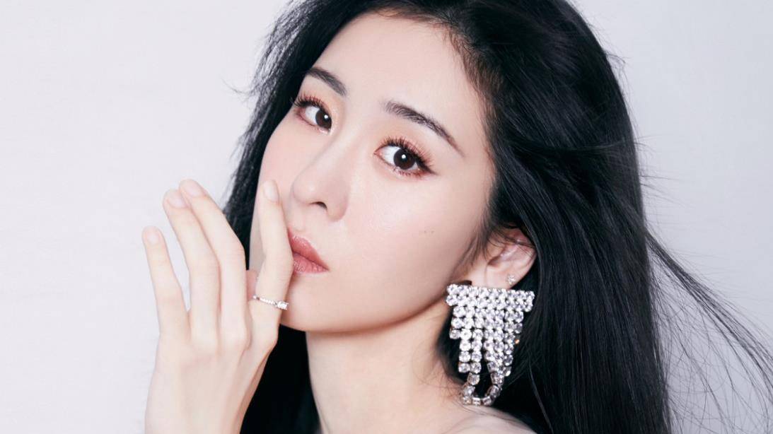 为了让孩子们无悔地度过同年,张碧晨最终选择在2021年宣布这一切.