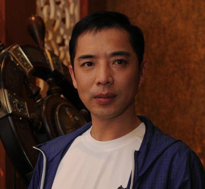 20年,引领国产特战剧,主角三婚娶小20多岁妻子_王晖_训练_胡小龙