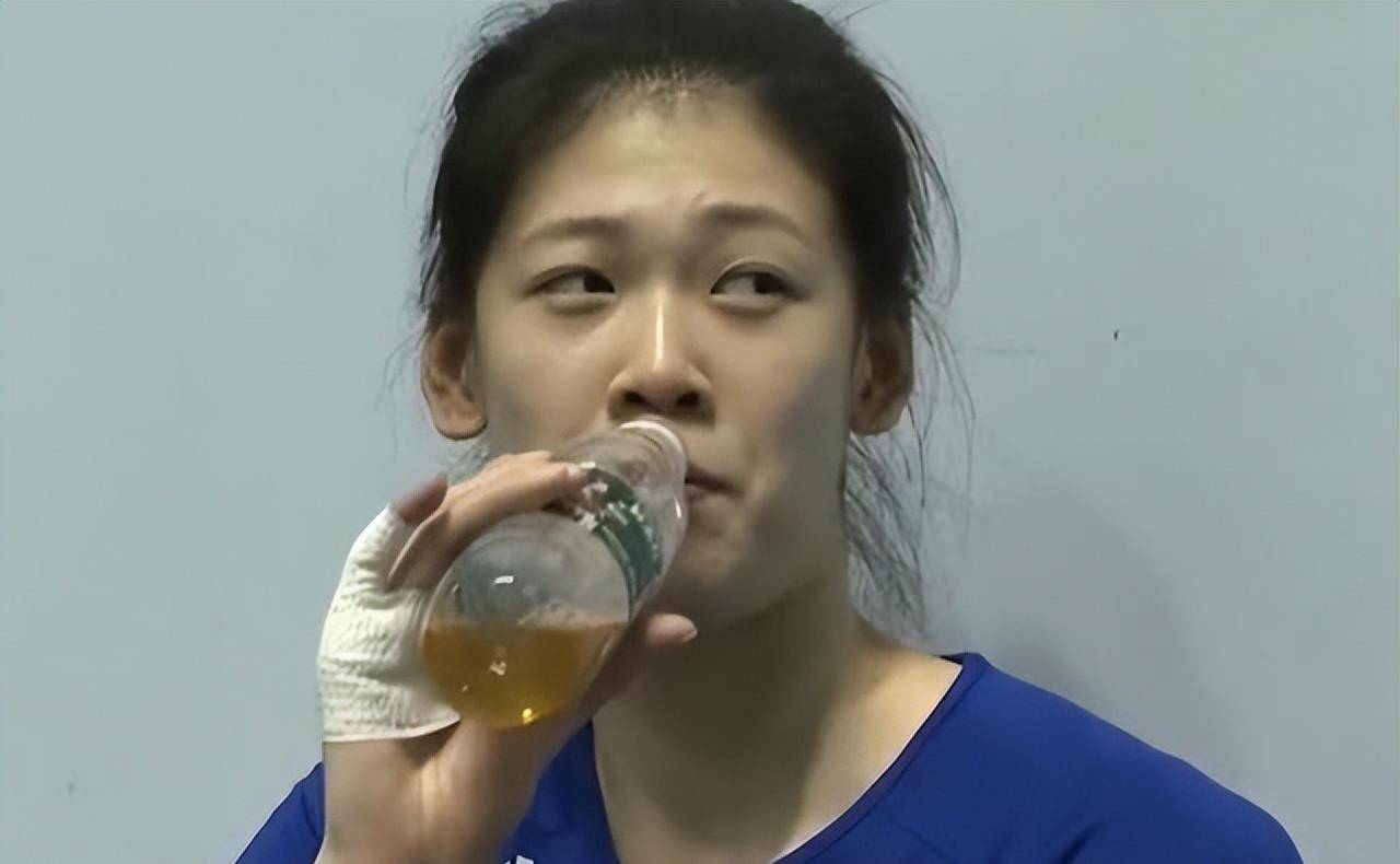 我们体育近况曝光 李盈莹手缠绷带 33岁老将参加合练_训练_赛事_比赛