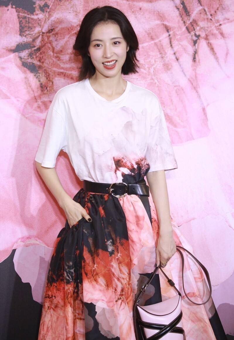 周雨彤《重返20岁》《当爱情遇上科学家》,《相爱穿梭千年》_电视剧