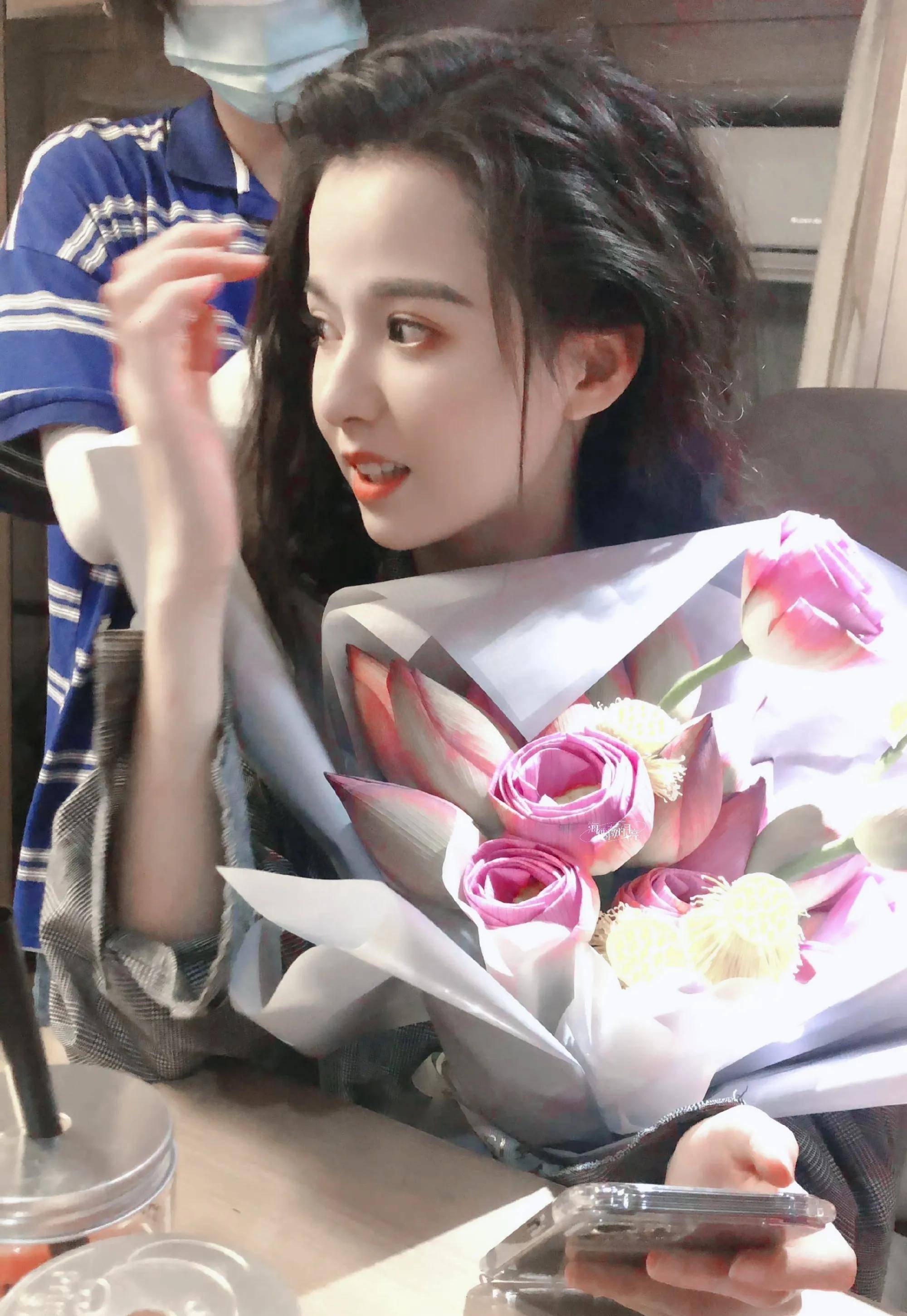 黄日莹真的甜,小李若彤名不虚传.1994年7月3日出生.