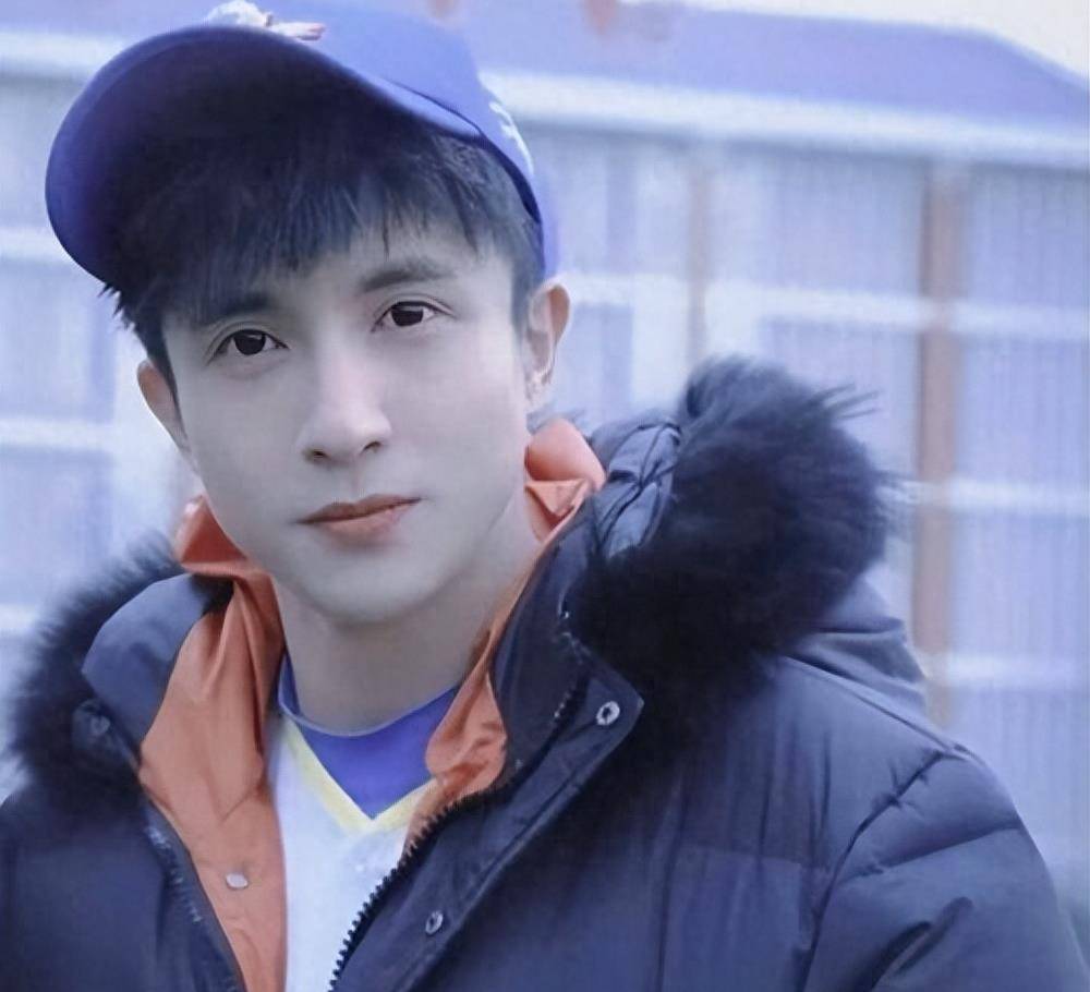 "资本噩梦"薛之谦:怒摔话筒揭开黑幕,赌上名誉力保爱徒毛不易_节目组