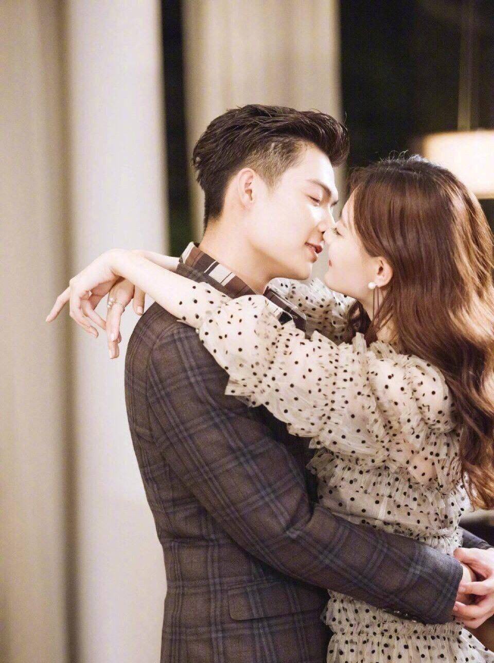 胡冰卿回应小三传闻:张铭恩教我手撕徐璐_娱乐_夏也_网友