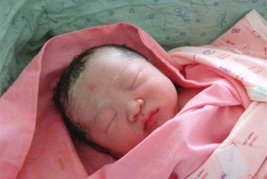 2010年,江苏妇女见一男孩很像前夫,鉴定后竟是"死"