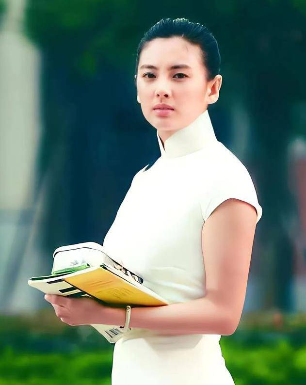 后来张雨绮凭着《长江七号》《少林少女》《女人不坏》等电影,拿到了