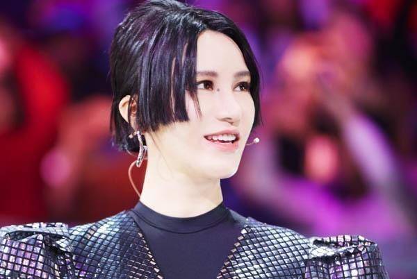 即刻电音三位导师都很杠,尚雯婕气到离席,网友曝大张伟自扇巴掌_舞台