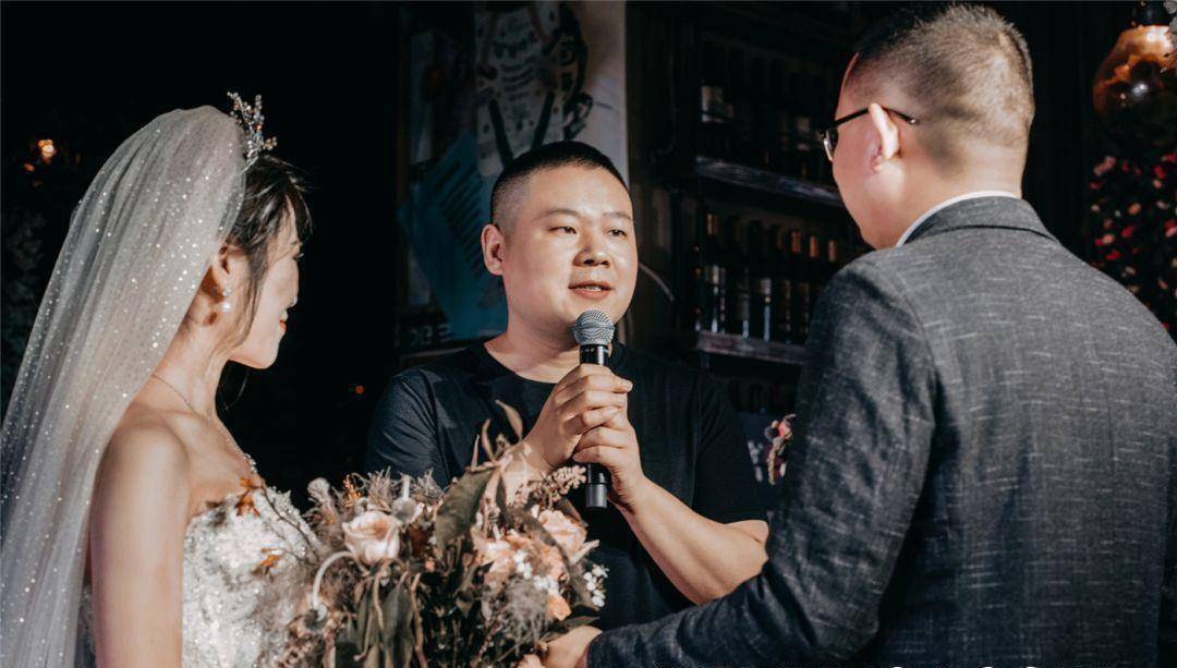 岳云鹏代父陪同姐姐入场,这场婚礼刷爆全网热搜头条~_刘斌_北京发展