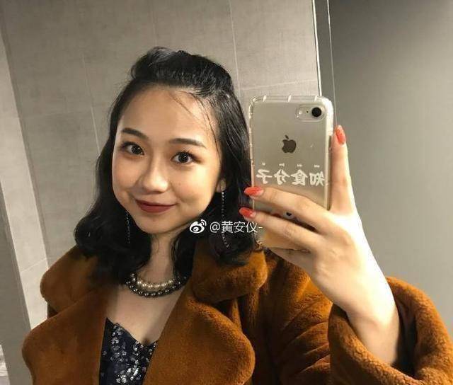 除了黄安怡之外,凌美雪的另一位主要演员就是后续真人剧和电影中的男