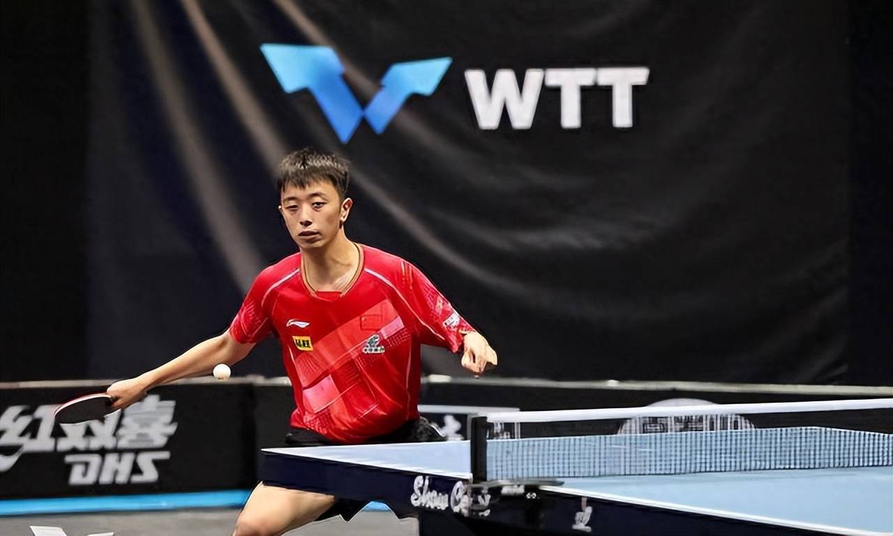 八分之一决赛,何卓佳3-0战胜蕾切尔·莫雷特,3-0横扫中国台北选手