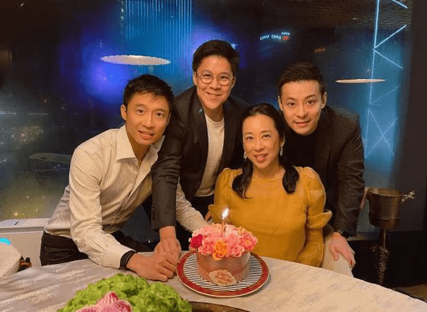 63岁港姐冠军朱玲玲逆龄生长,郭晶晶为婆婆庆生,婆媳互称姐妹_罗康瑞