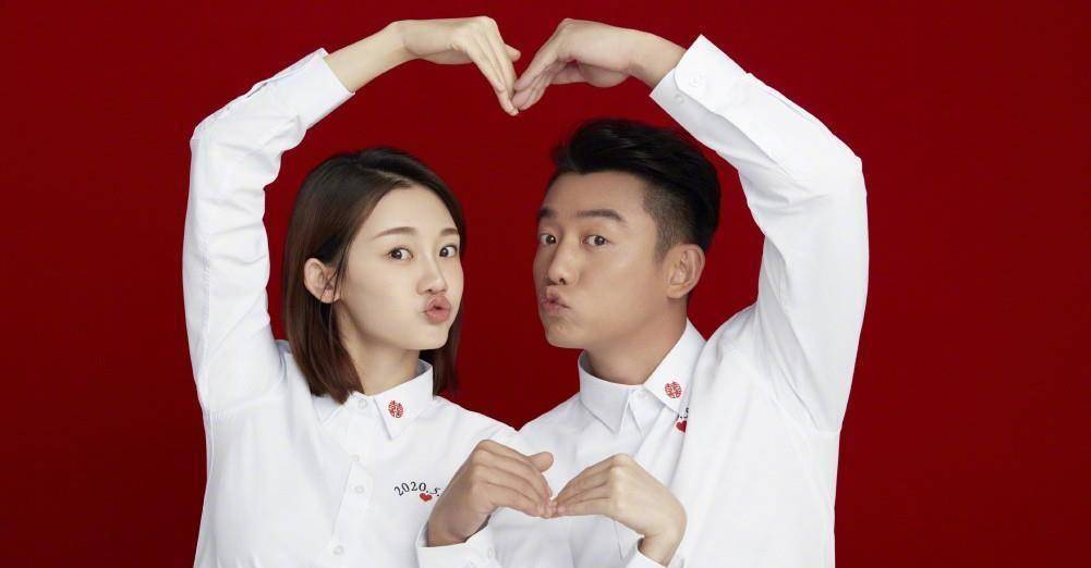 郑恺深情表白新婚妻子,网友喊话"郑恺欠苗苗一个婚礼"_冯小刚_画面