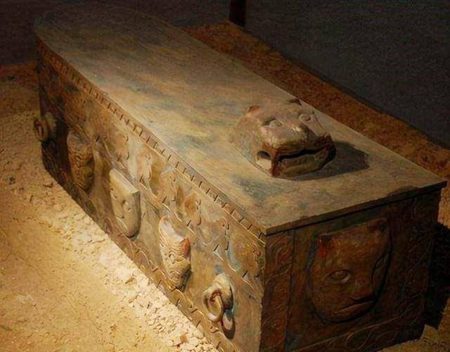 2012年,四川挖出一千年古棺_成都_汉代_古墓