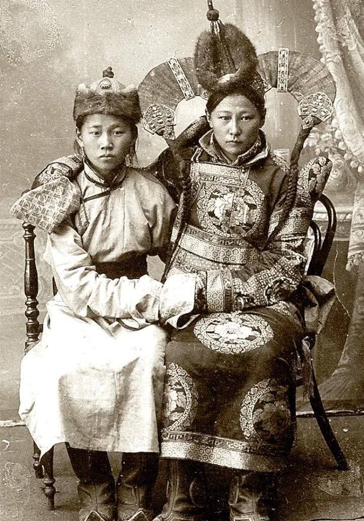 1900年 蒙古喀尔喀女性老照片_社会_财产_古代
