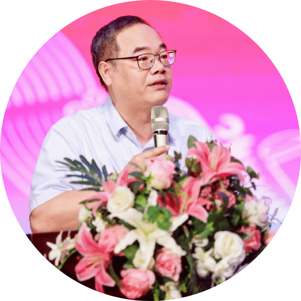 杭州高级中学校长 唐新红激发兴趣是学习的开端首先,我希望每位同学