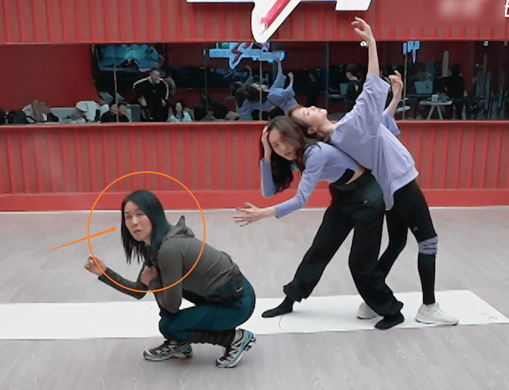 那英觉得舞练得很好,却被导师说像雕像,随后反应暴露个人素养_舞蹈