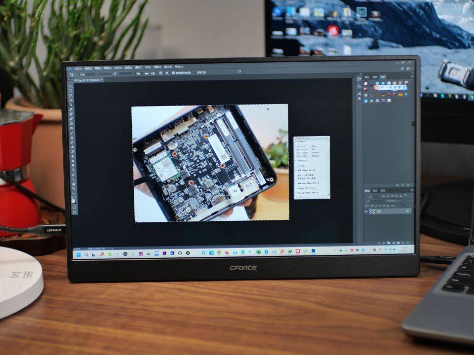 cforce 16plus 便携显示器绝对是年轻人的第一台便携显示器_屏幕