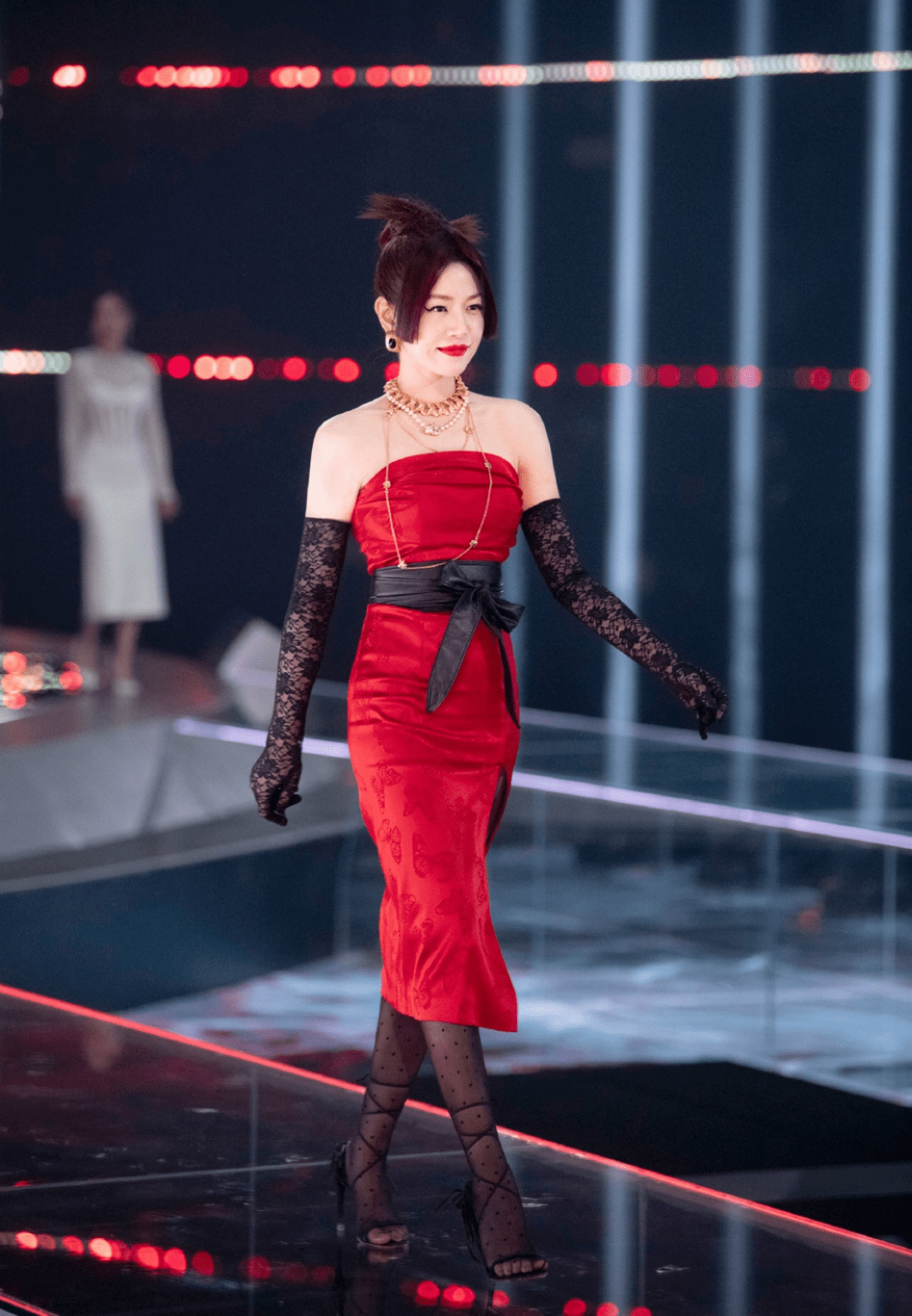 有人时尚清纯,有人仿佛刚下班_陈妍希_张馨予_气质