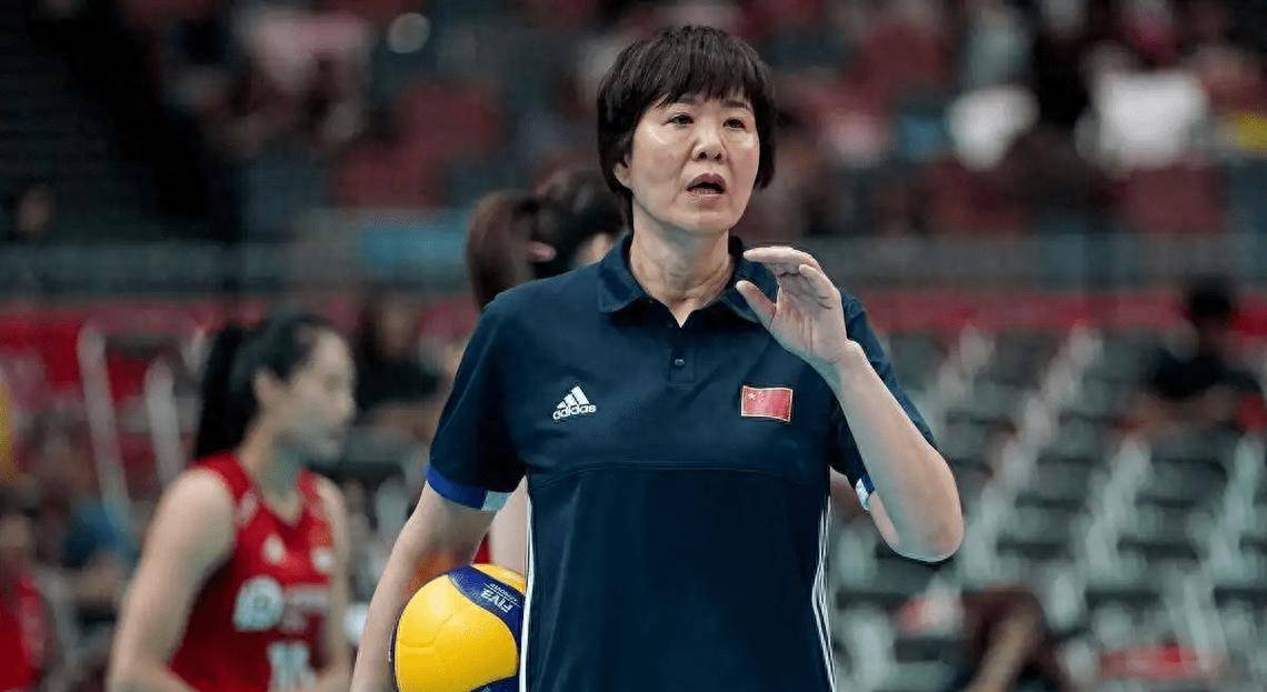 铁榔头郎平:执教中国女排我不后悔,国家需要时我不能无动于衷_教练
