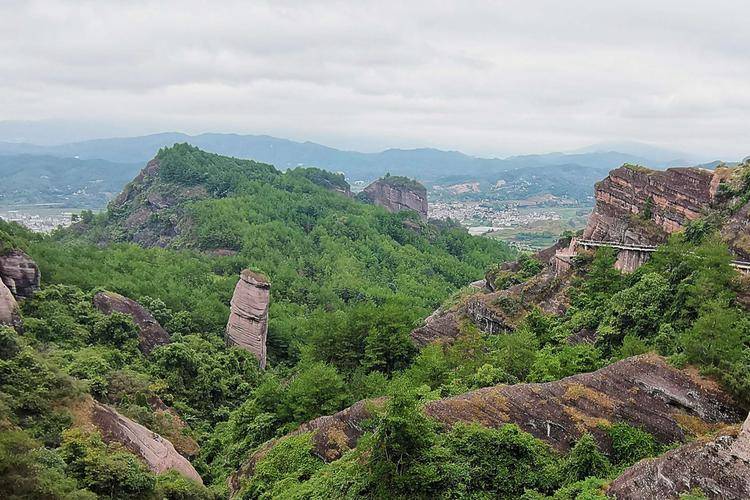 福建一座4a级景区的山,由五座山峰组成,峰峦叠嶂,景色壮观_游客_文化