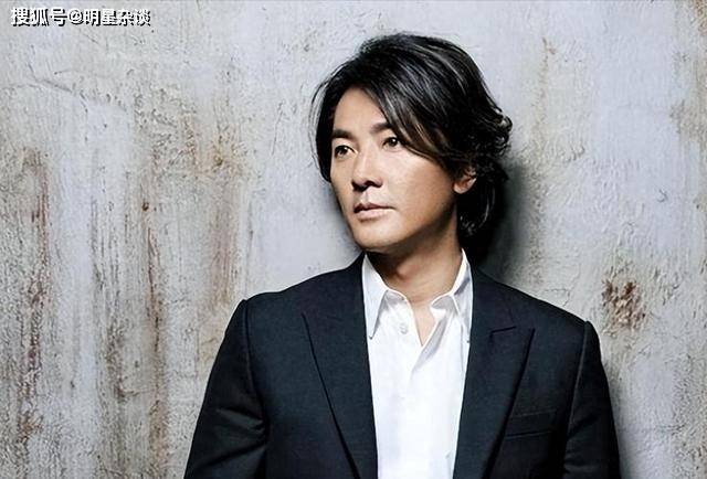 郑伊健携妻定居日本,近况曝光,暴瘦至变形,50岁妻子疑似怀孕_蒙嘉慧